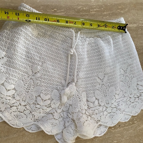 Y2K 90”s Victorian Romantic Abercrombie and Fitch white crochet shorts size S - Picture 3 of 12